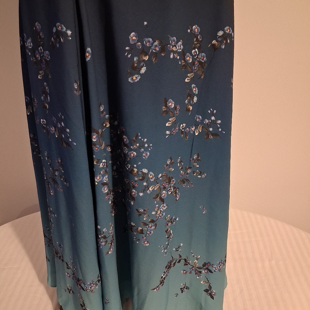 Elegant Floral Blue Ombre Dress - Picture 5 of 15